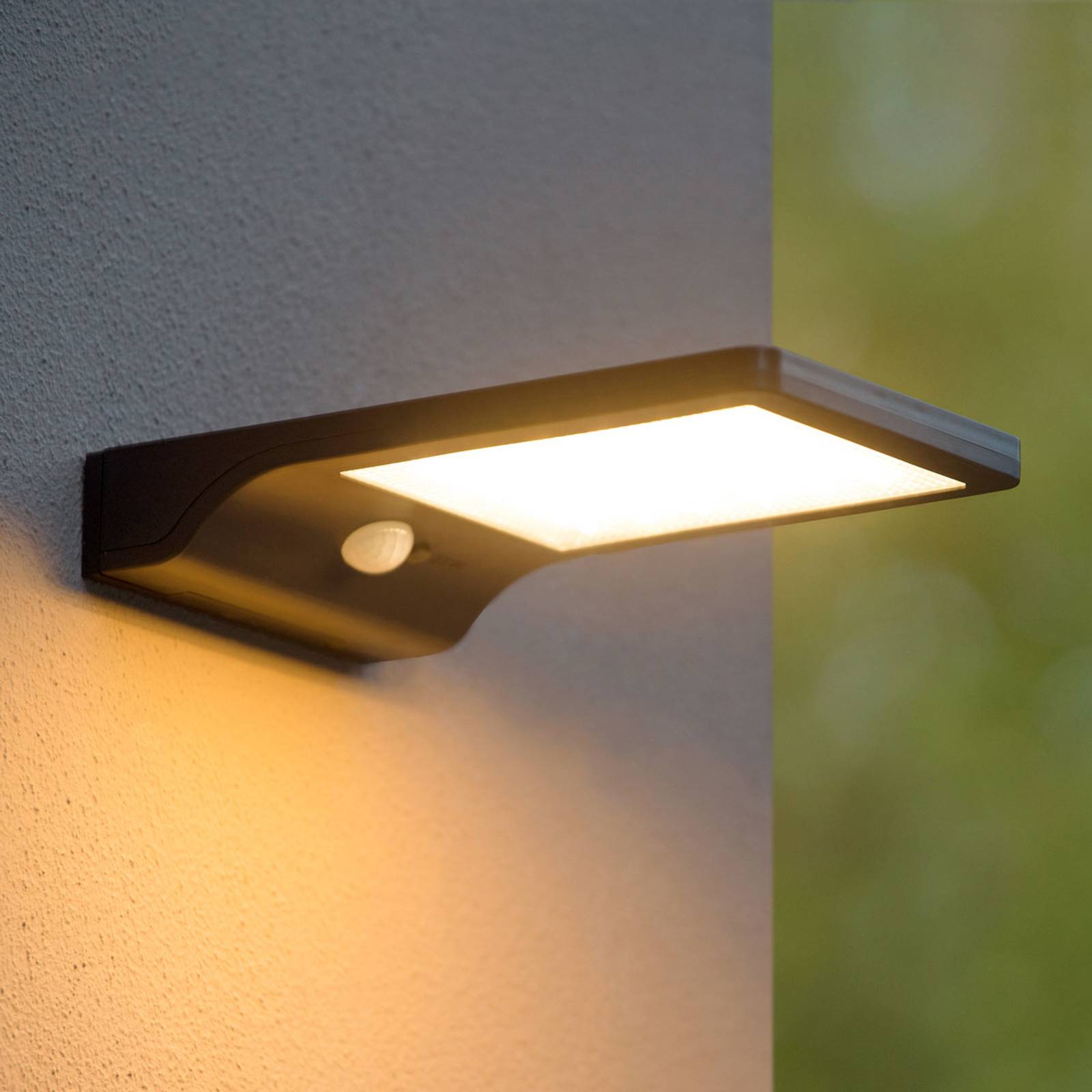 LED-Solar-Außenwandleuchte Basic mit Sensor LED-Solar-Außenwandleuchte Basic mit Sensor von Lucide