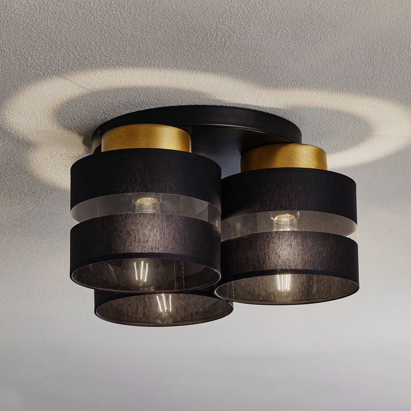 Deckenleuchte Hara in Schwarz/Gold, dreiflammig Deckenleuchte Hara in Schwarz/Gold, dreiflammig von Luminex