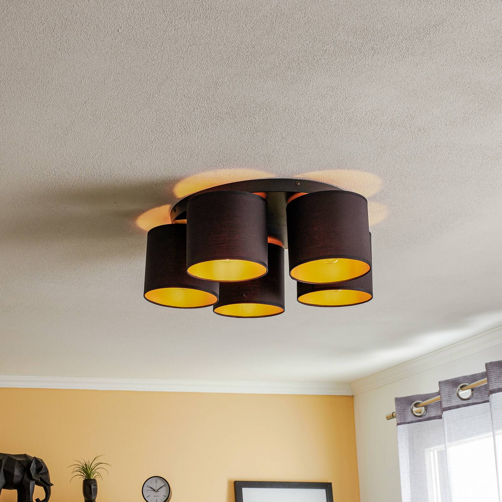Deckenleuchte Jovin mit fünf Schirmen schwarz/gold Deckenleuchte Jovin mit fünf Schirmen schwarz/gold von Luminex