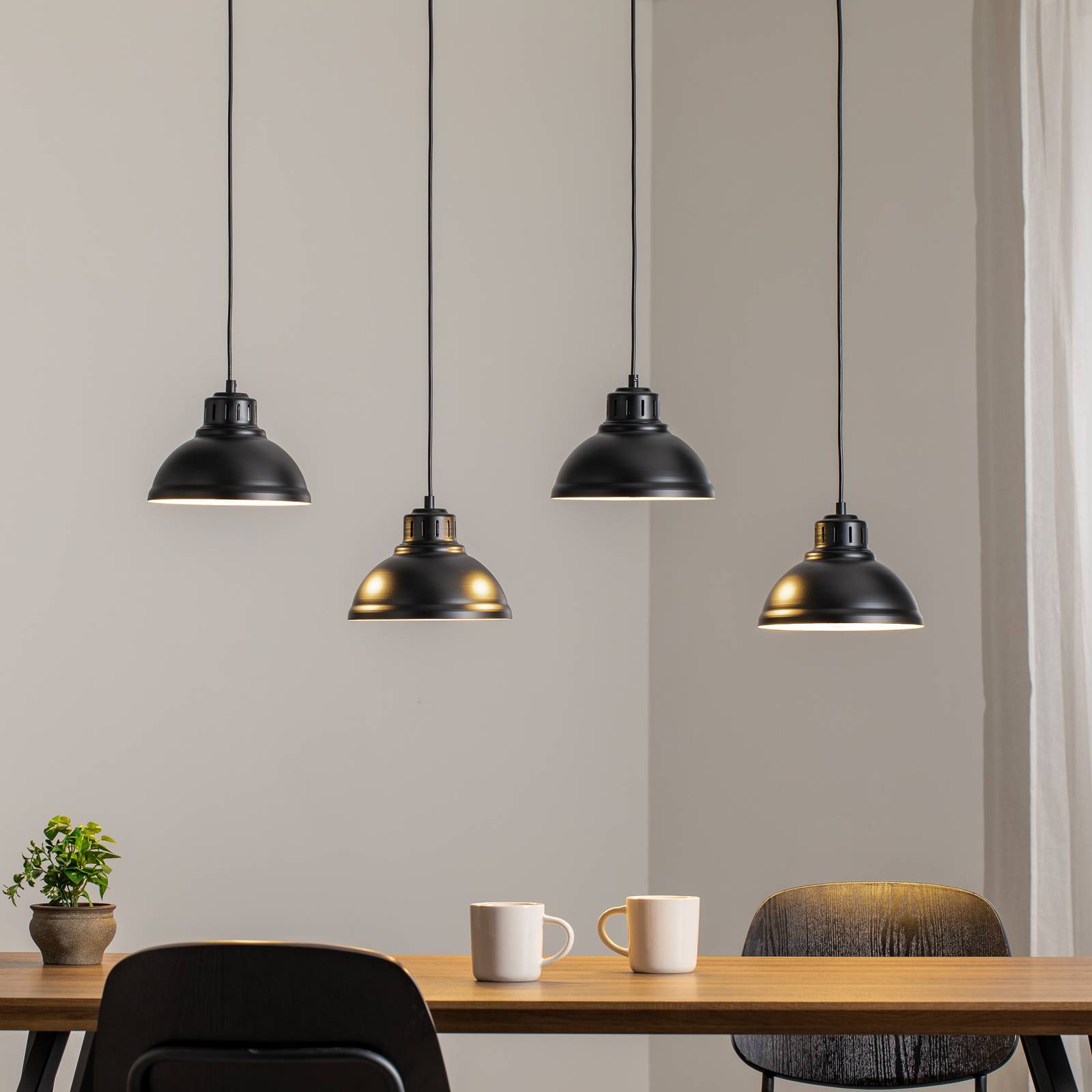Hängeleuchte Sven, vierflammig, schwarz, Stahl, E27 Hängeleuchte Sven, vierflammig, schwarz, Stahl, E27 von Luminex