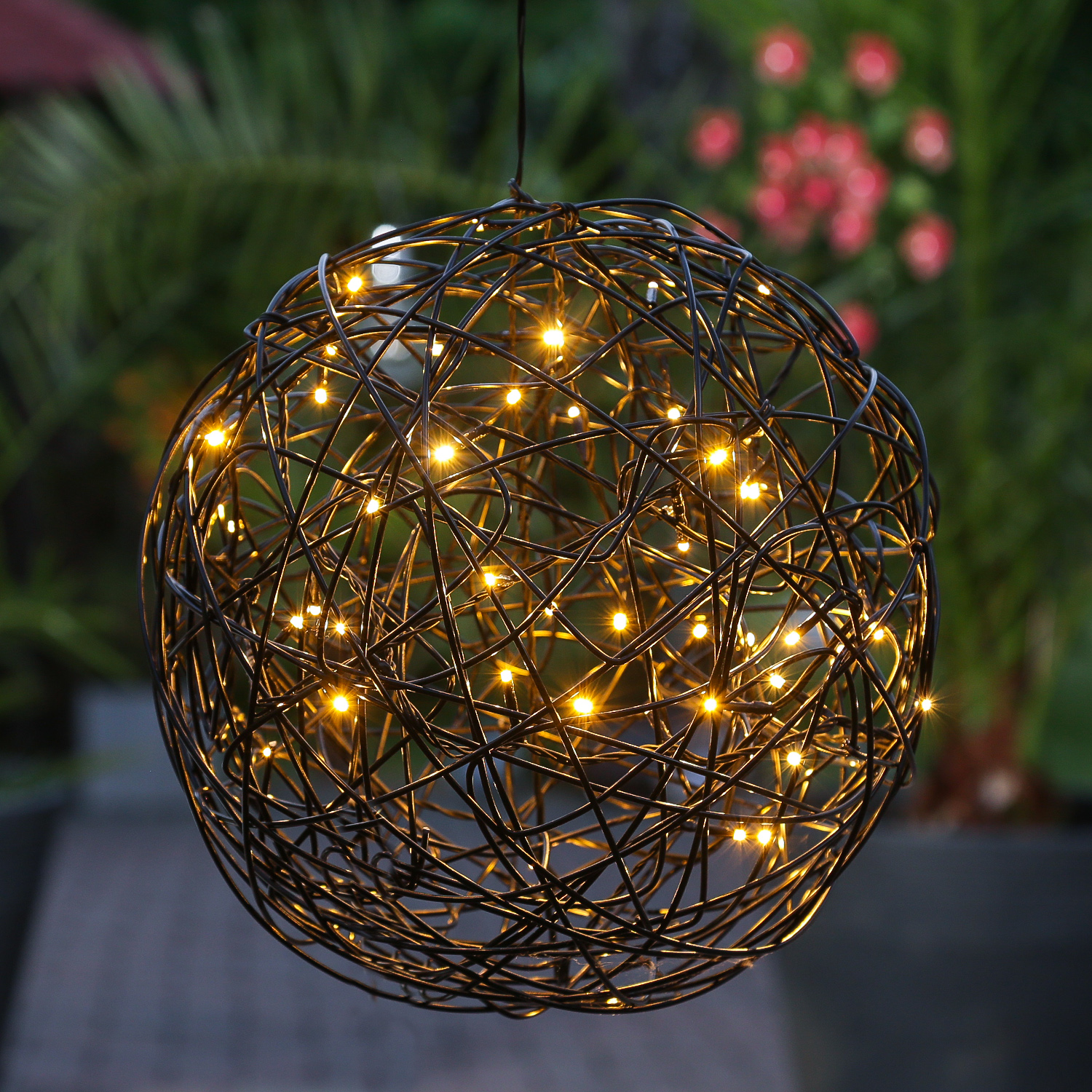 LED 3D Drahtkugel TRASSEL - 50 warmweiße LED - D: 30cm - für Innen und Außen - schwarz von MARELIDA