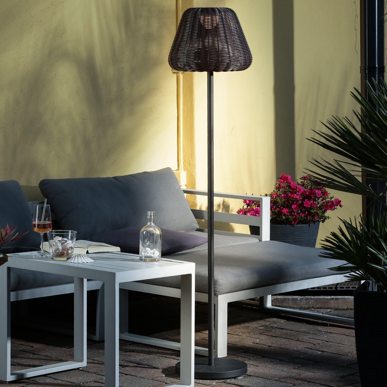 LED Garten Stehlampe - in Rattanoptik - H: 150cm - dimmbar - aufladbar - mit Fernbedienung - braun LED Garten Stehlampe - in Rattanoptik - H: 150cm - dimmbar - aufladbar - mit Fernbedienung - braun von MARELIDA