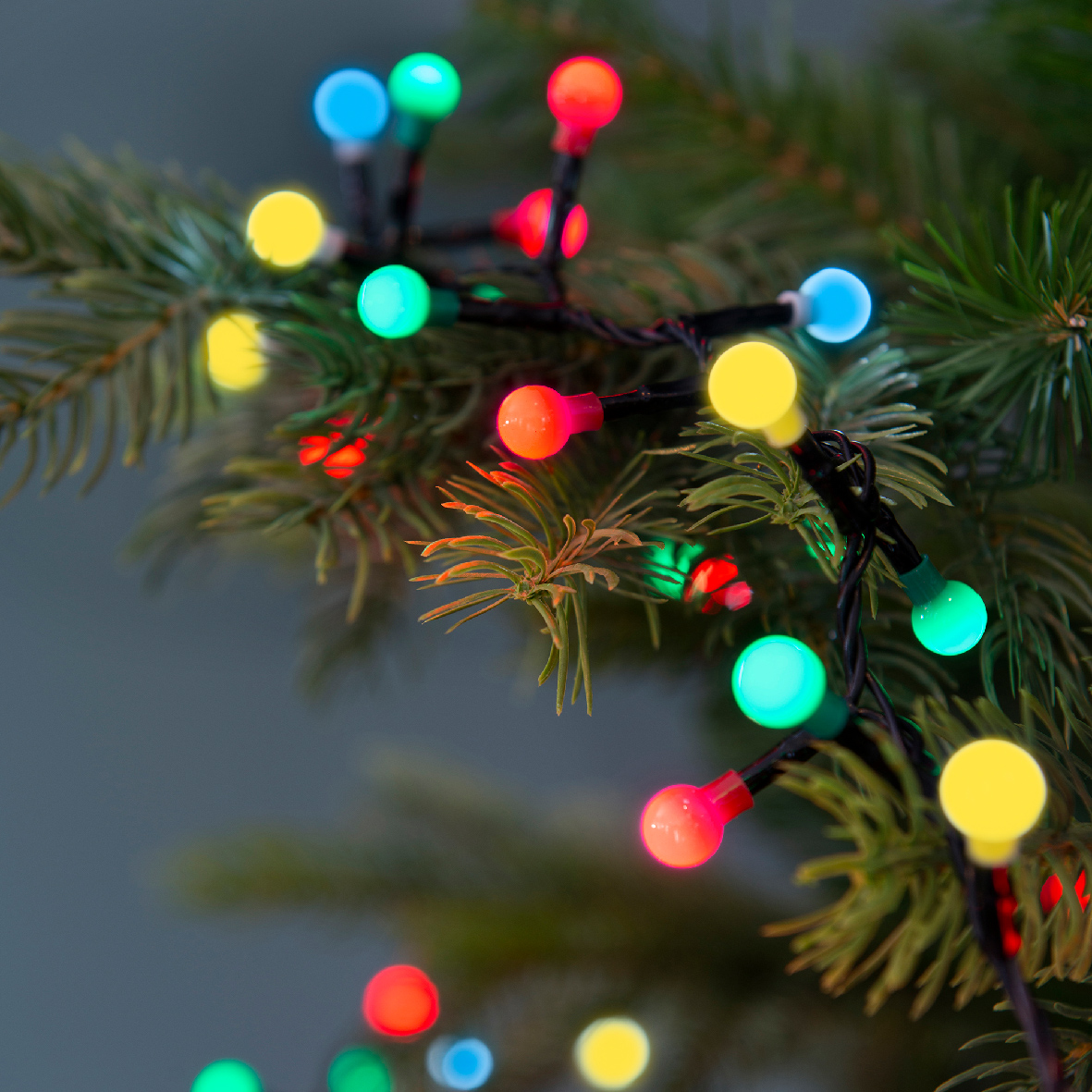 LED Lichterkette BERRY - 120 bunte Kugeln - 3 unterschiedliche Größen - L: 9m - für Außen von MARELIDA