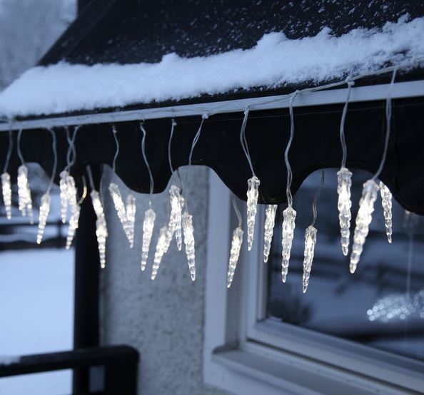 LED Lichterkette Eiszapfen - 40 kaltweiße Eiszpafen - L: 3,9m - transp. Kabel - für Außen LED Lichterkette Eiszapfen - 40 kaltweiße Eiszpafen - L: 3,9m - transp. Kabel - für Außen von MARELIDA