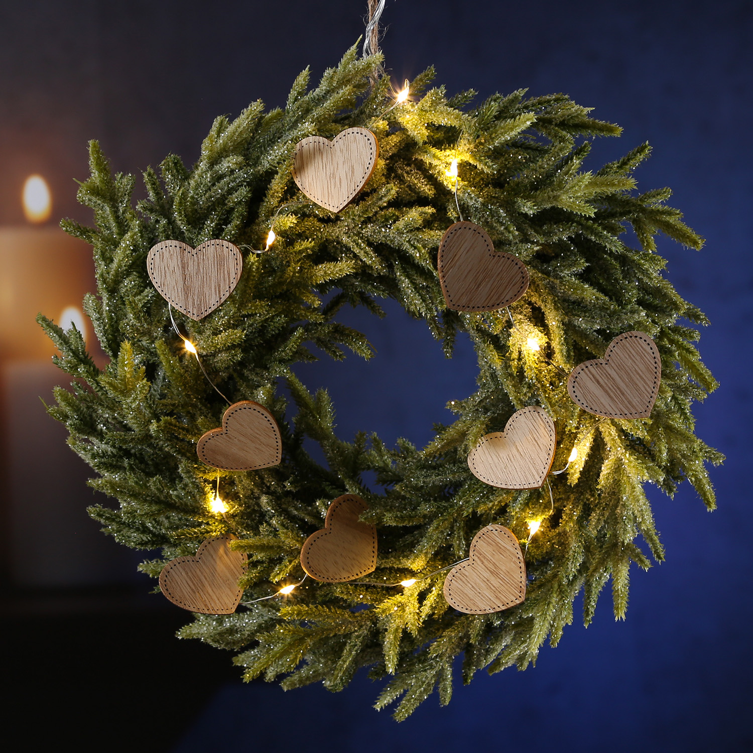 LED Lichterkette Holzherzen - 10 warmweiße LED - L: 0,90m - Batteriebetrieb - für Innen - natur LED Lichterkette Holzherzen - 10 warmweiße LED - L: 0,90m - Batteriebetrieb - für Innen - natur von MARELIDA