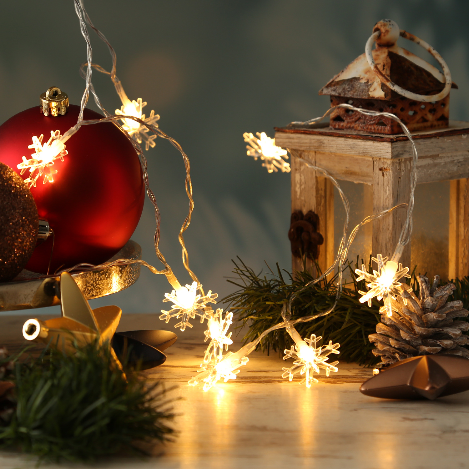 LED Lichterkette Schneeflocken - 10 warmweiße LED - L: 2m - Timer - Batteriebetrieb - für Innen LED Lichterkette Schneeflocken - 10 warmweiße LED - L: 2m - Timer - Batteriebetrieb - für Innen von MARELIDA