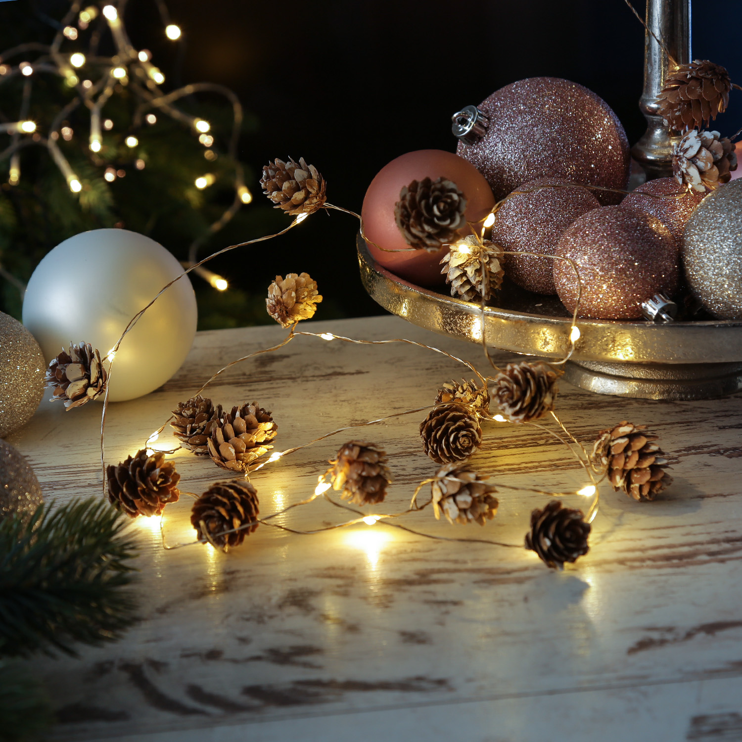 LED Lichterkette Tannenzapfen - 20 warmweiße LED - L: 1,9m - Timer - Batteriebetrieb LED Lichterkette Tannenzapfen - 20 warmweiße LED - L: 1,9m - Timer - Batteriebetrieb von MARELIDA