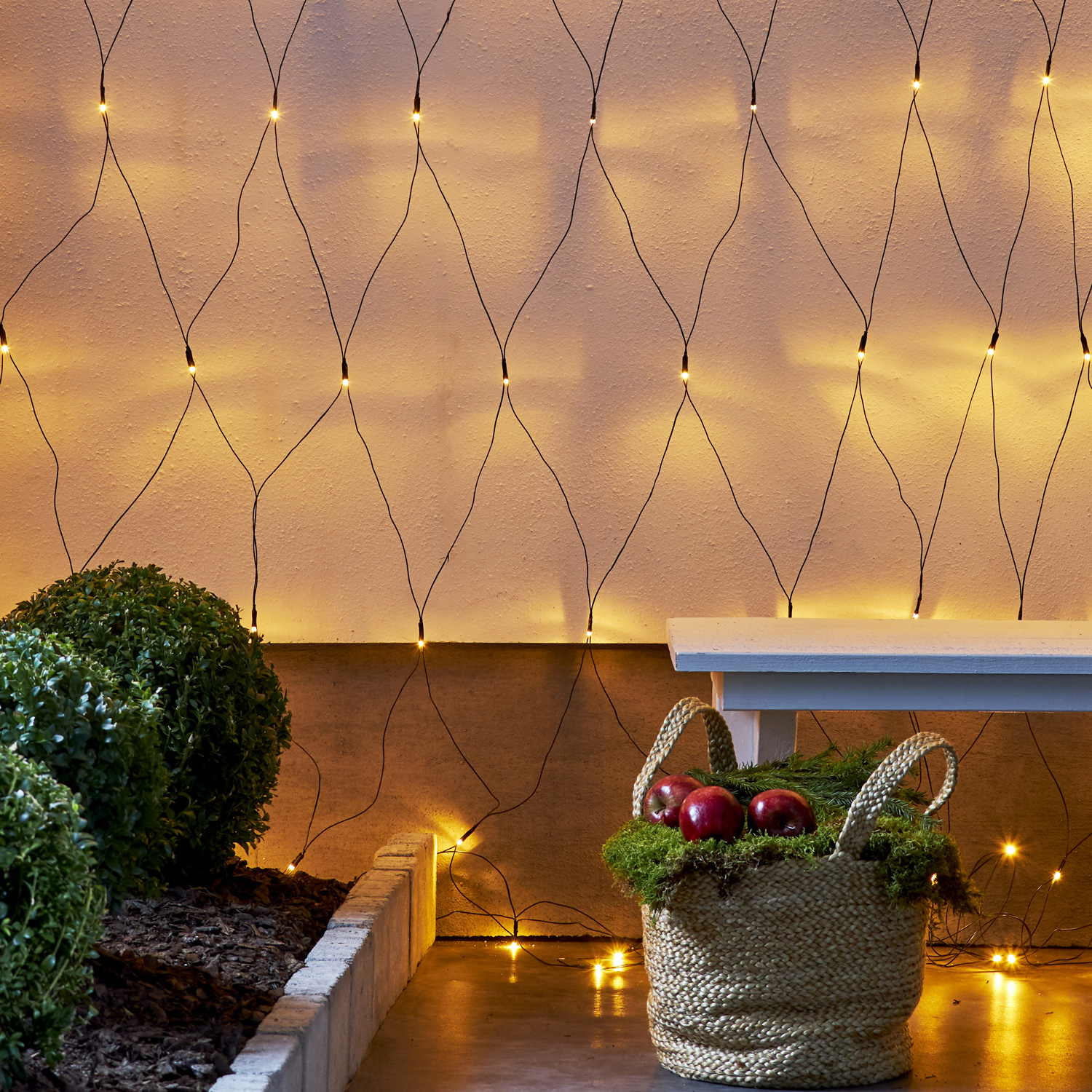 LED Lichternetz - GOLDEN LED Serie - 200 ultra warmweiße LED - 3m x 3m - schwarzes Kabel - für Außen von MARELIDA