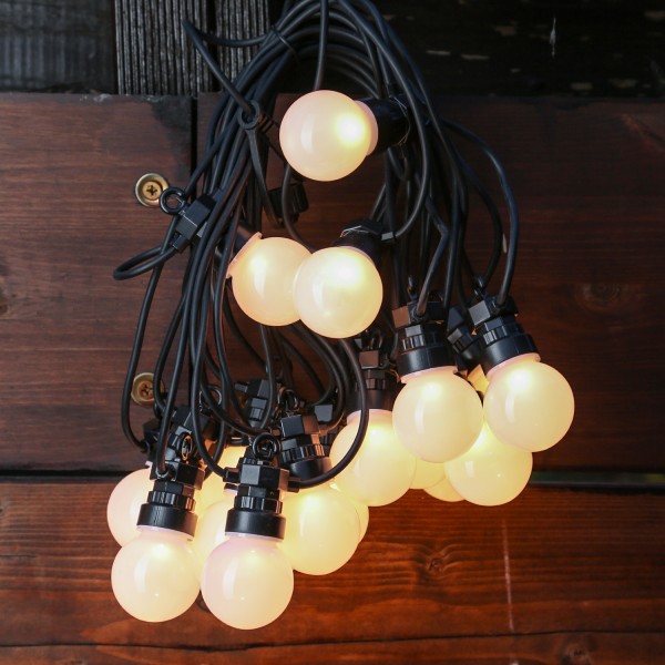 LED Party Lichterkette Circus - 20 opalfarbene Kugeln - 8,8m - kopp... von MARELIDA