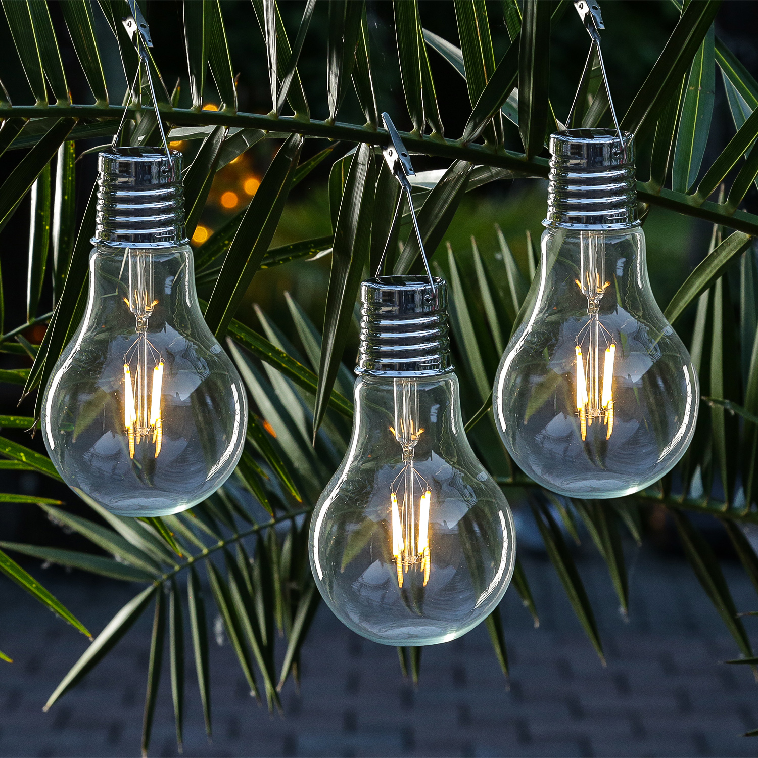 LED Solar XL Glühbirne - warmweißes Filament - H: 18cm - Dämmerungssensor - für Außen - 3 Stück LED Solar XL Glühbirne - warmweißes Filament - H: 18cm - Dämmerungssensor - für Außen - 3 Stück von MARELIDA