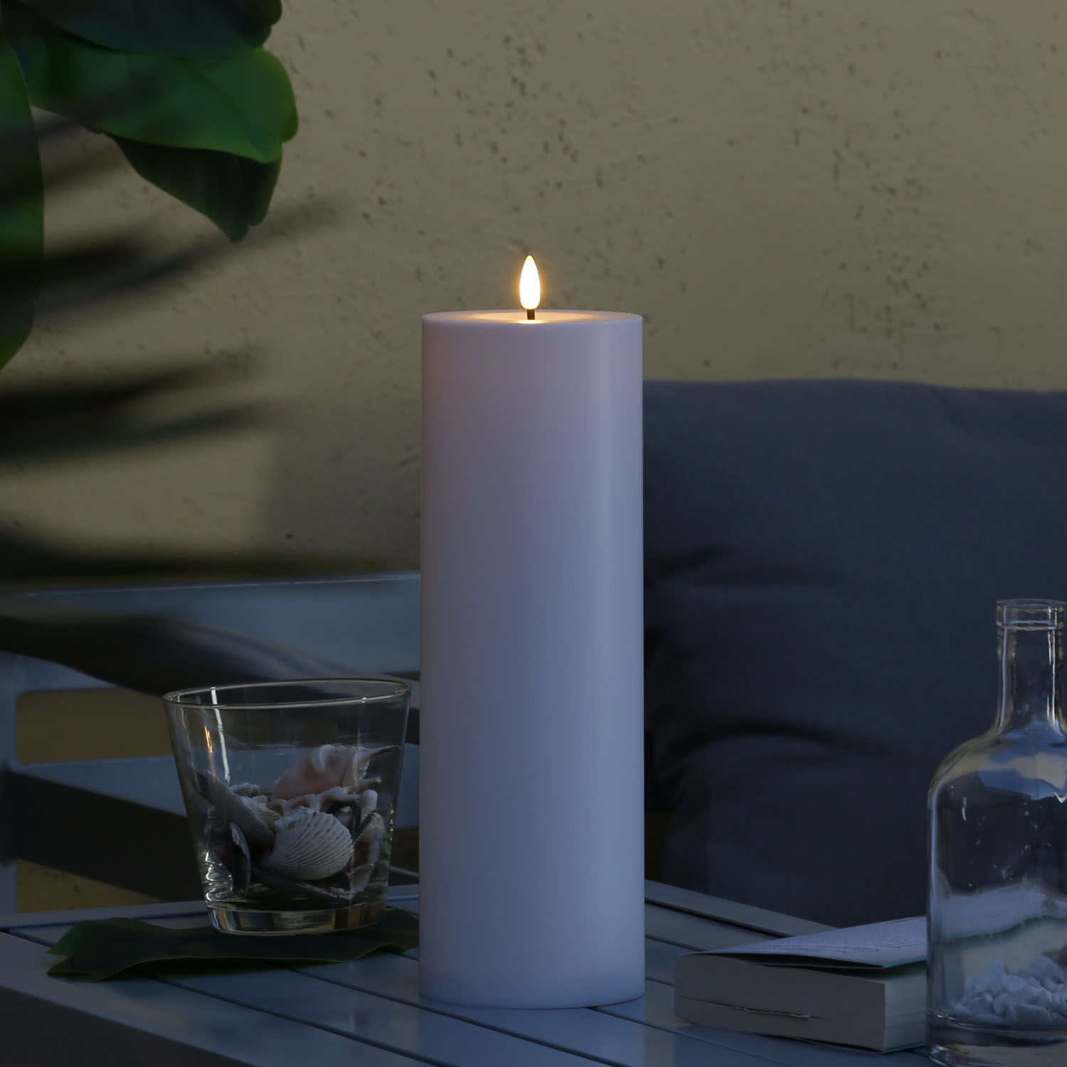 XXL LED Kerze - Outdoorkerze - H: 32,5cm/D: 10cm - Timer/Sensor - für Innen/Außen - weiß XXL LED Kerze - Outdoorkerze - H: 32,5cm/D: 10cm - Timer/Sensor - für Innen/Außen - weiß von MARELIDA