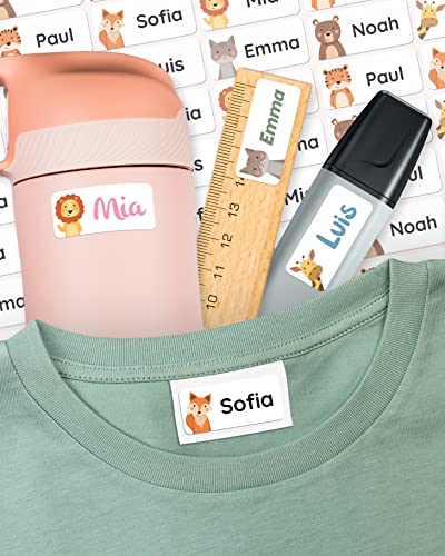 melu kids® Namensaufkleber für Kinder - Kleidung & Gegenstände (50 Stück) Kita/Schule - Namensschilder waschmaschinenfest und personalisiert (weiß) von MELU Kids