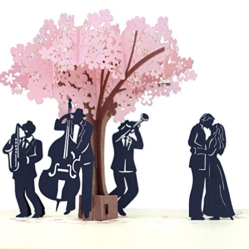 MOKIO® Pop-Up Karte – Liebespaar & Musiker unter blühendem Baum – 3D Geschenkkarte zur Hochzeit oder zum Geburtstag, Jahrestag, Valentinstag, als Liebeskarte von MOKIO