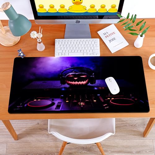 MYAUEYSU Gaming 40x75cm Premium Groß vernähte Kanten langlebig mit high-end Glide und Anti-Rutsch Speed Gaming Mauspad,Halloween-Kürbis auf einem DJ-Tisch mit Kopfhörern auf dunklem Hintergrund MYAUEYSU Gaming 40x75cm Premium Groß vernähte Kanten langlebig mit high-end Glide und Anti-Rutsch Speed Gaming Mauspad,Halloween-Kürbis auf einem DJ-Tisch mit Kopfhörern auf dunklem Hintergrund von MYAUEYSU