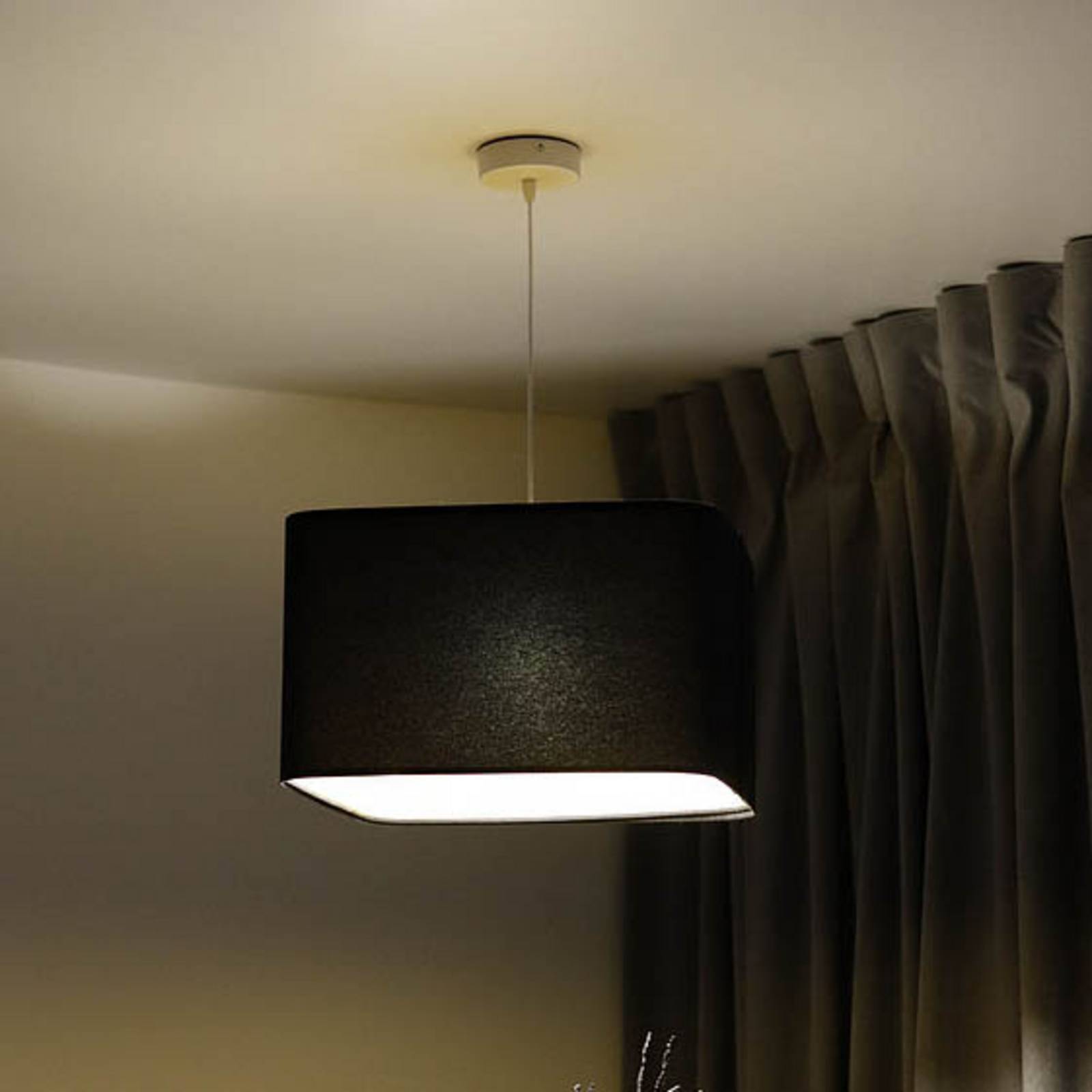 Hängeleuchte Kwadro, schwarz, 40 x 40 cm, Velourstoff Hängeleuchte Kwadro, schwarz, 40 x 40 cm, Velourstoff von Maco Design