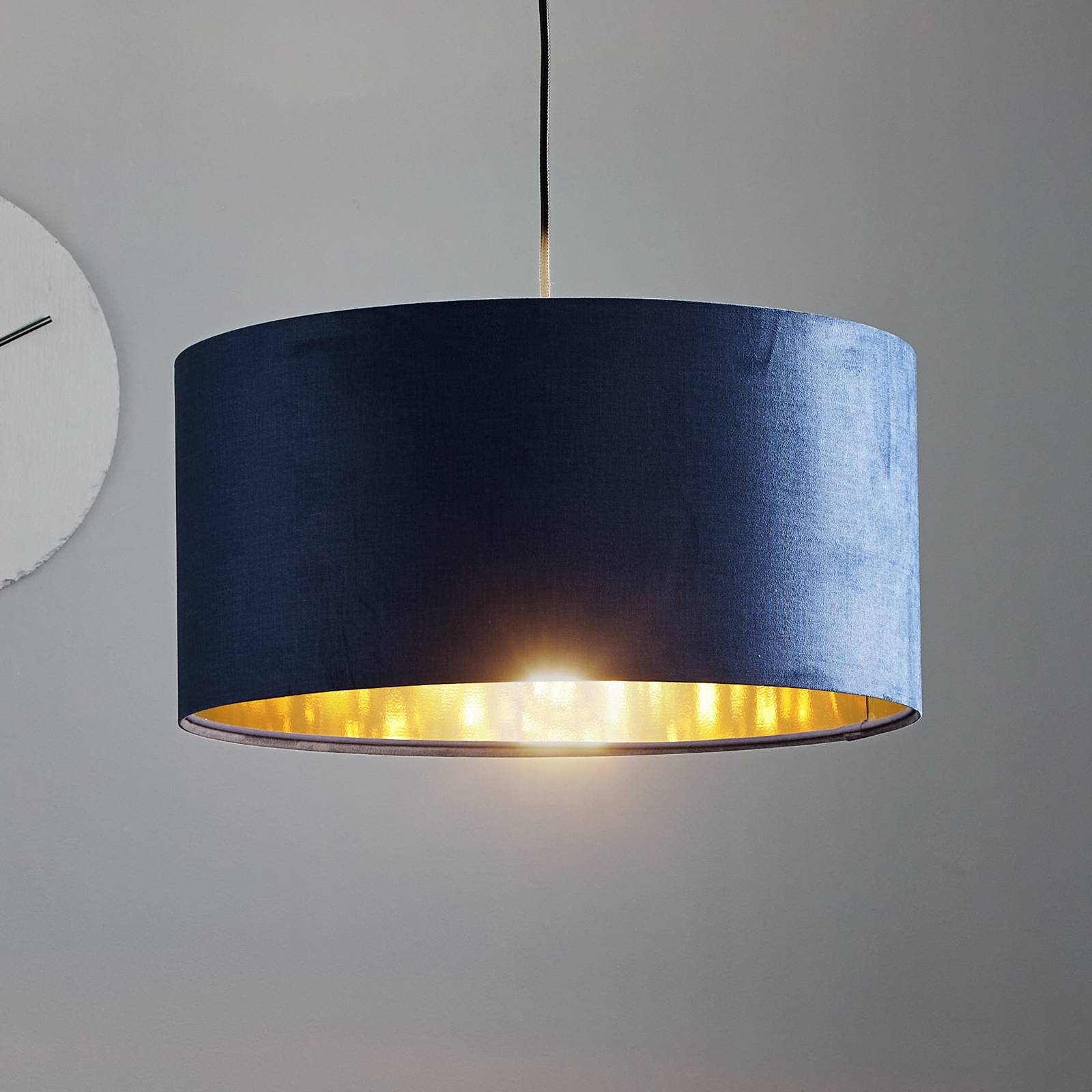Pendelleuchte Salina Seidenstoff blau/gold Ø 50cm Pendelleuchte Salina Seidenstoff blau/gold Ø 50cm von Maco Design