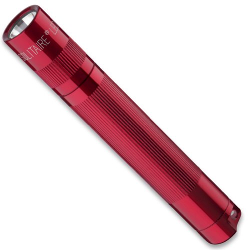 MagLite SJ3A032U Solitaire LED Taschenlampen mit Alkaline Batterie im Etui, 8 cm Länge, 1,3 cm Kopfdurchmesser, Rot MagLite SJ3A032U Solitaire LED Taschenlampen mit Alkaline Batterie im Etui, 8 cm Länge, 1,3 cm Kopfdurchmesser, Rot von Maglite