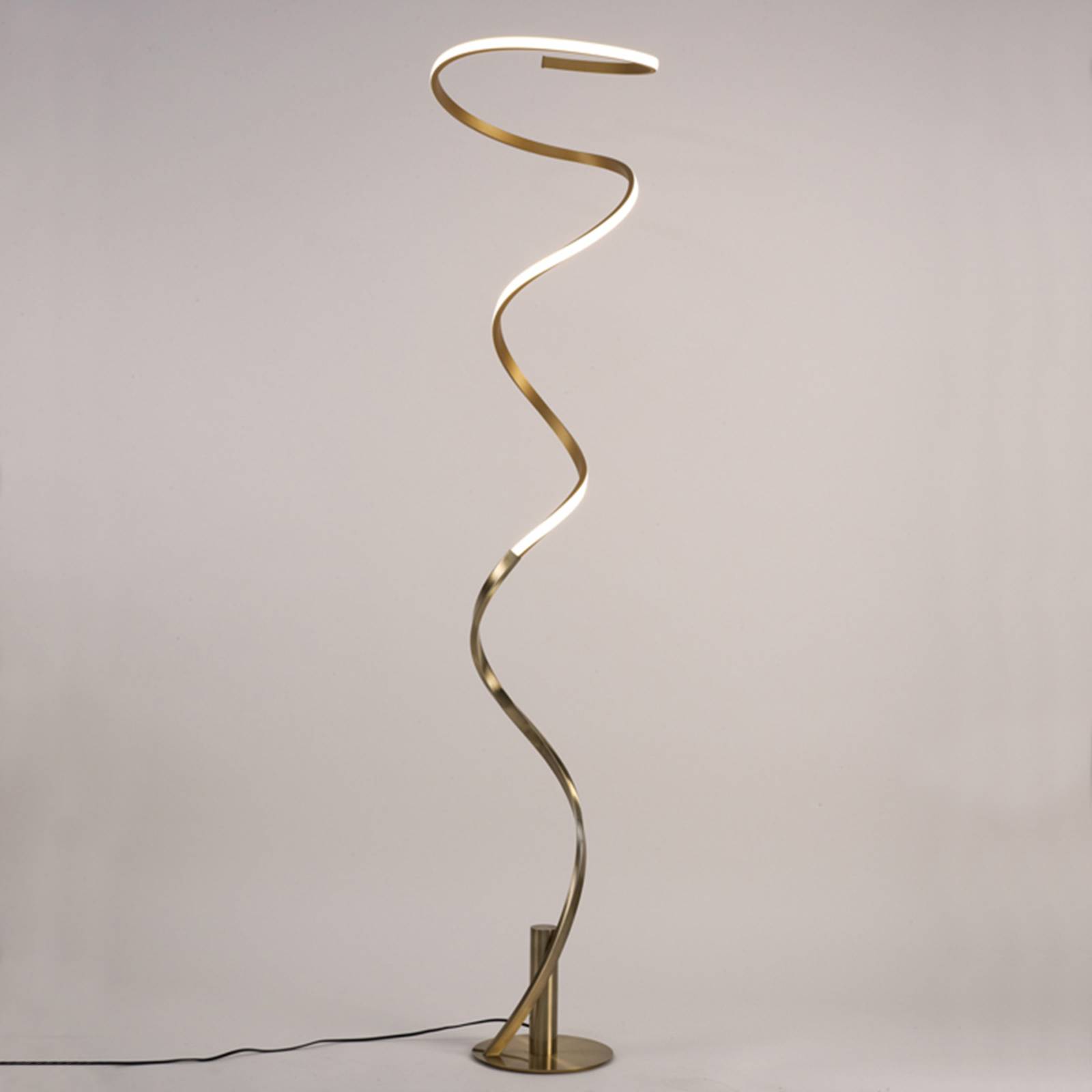 LED-Stehleuchte Helix, antik satiniert LED-Stehleuchte Helix, antik satiniert von Mantra Iluminación