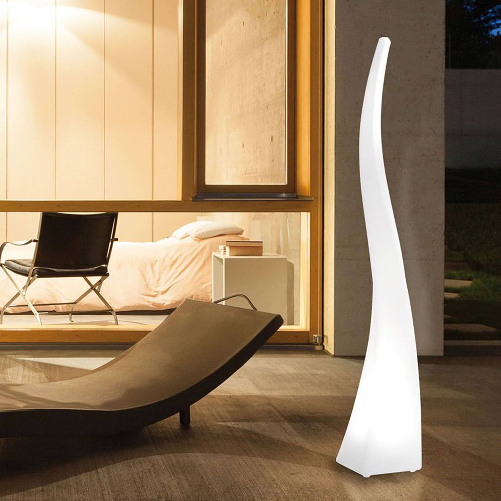 Terrassen-Stehleuchte Flame mit IP65 Terrassen-Stehleuchte Flame mit IP65 von Mantra Iluminación