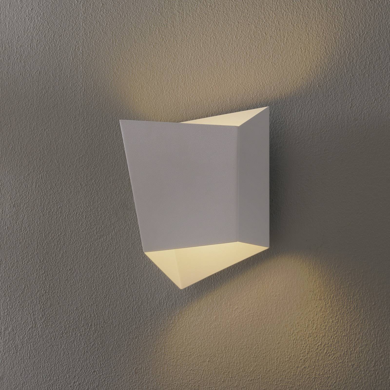 Wandleuchte Asimetric aus Stahl, weiß Wandleuchte Asimetric aus Stahl, weiß von Mantra Iluminación