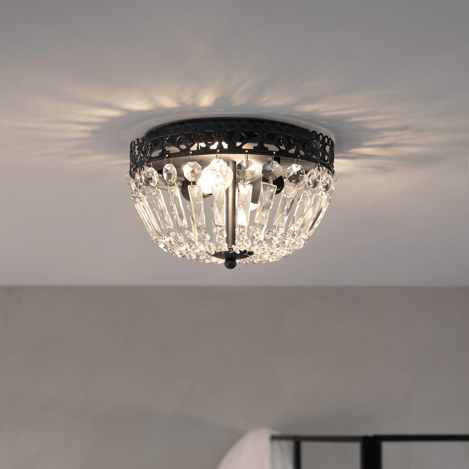 Deckenlampe Etienne Glaskristalle Ø 25cm schwarz Deckenlampe Etienne Glaskristalle Ø 25cm schwarz von Markslöjd