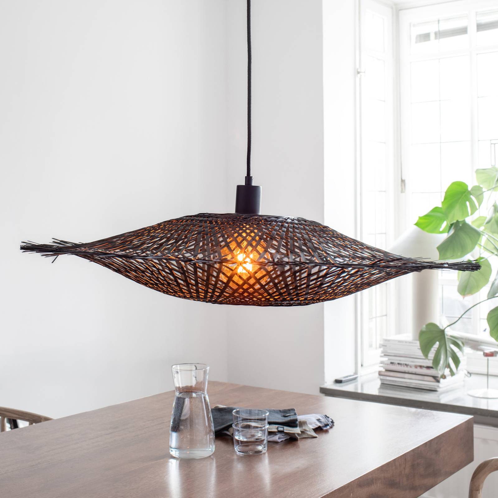 Hängeleuchte Kumo aus Bambus, schwarz, 75 cm Hängeleuchte Kumo aus Bambus, schwarz, 75 cm von Markslöjd