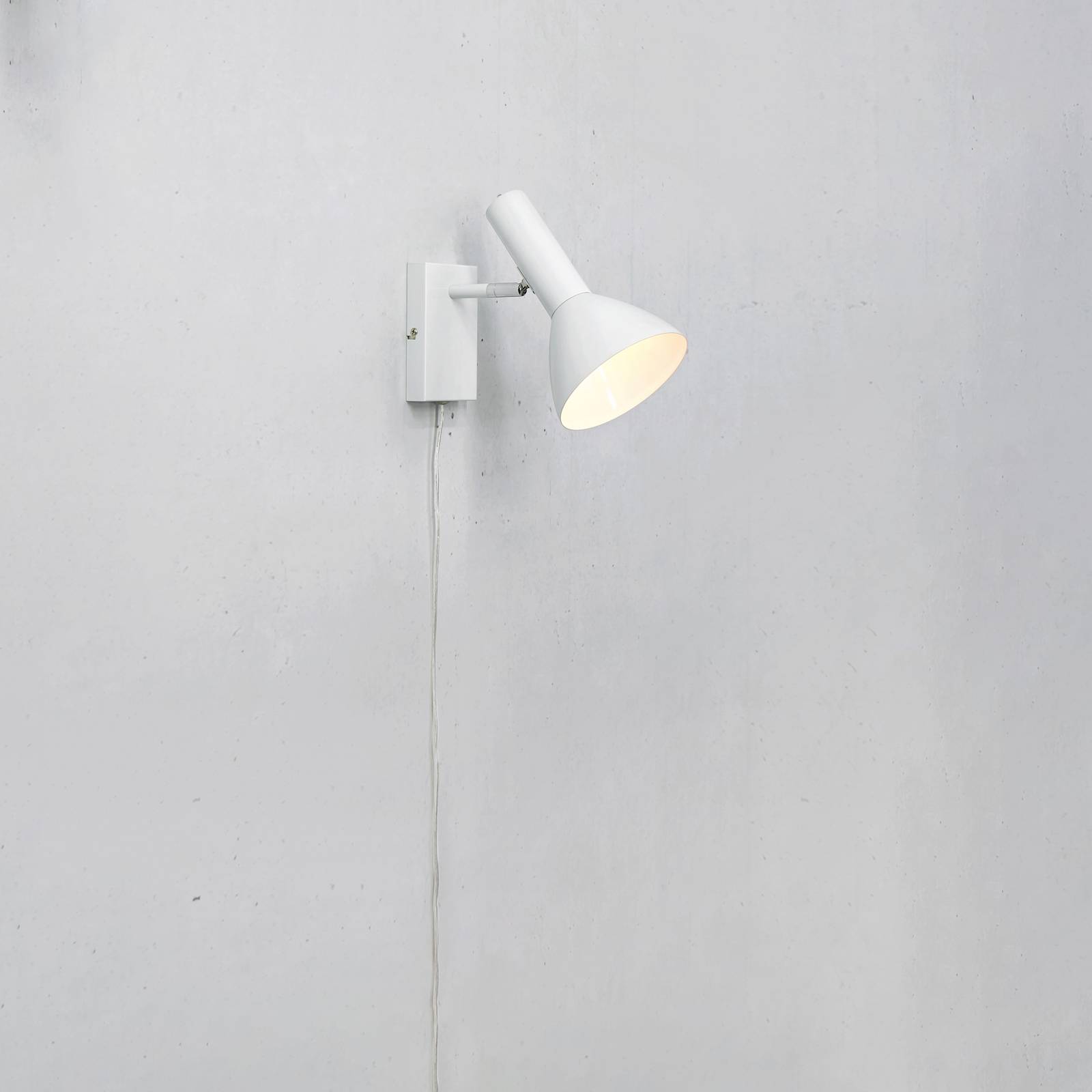Wandleuchte Metro, weiß, mit Kabel und Stecker Wandleuchte Metro, weiß, mit Kabel und Stecker von Markslöjd