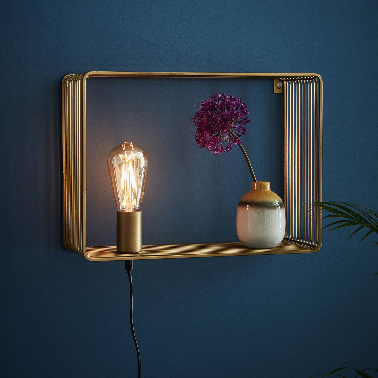 Wandleuchte Shelf, gold Wandleuchte Shelf, gold von Markslöjd