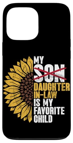 Meine Schwiegertochter ist mein Lieblingskind, der im Retro-Stil ersetzt wurde Hülle für iPhone 13 Pro Max von Matching Family Daughter In Law Father Mother Tee