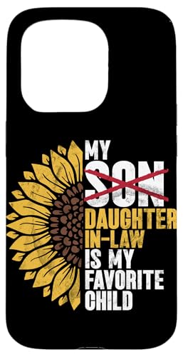 Meine Schwiegertochter ist mein Lieblingskind, der im Retro-Stil ersetzt wurde Hülle für iPhone 15 Pro Meine Schwiegertochter ist mein Lieblingskind, der im Retro-Stil ersetzt wurde Hülle für iPhone 15 Pro von Matching Family Daughter In Law Father Mother Tee