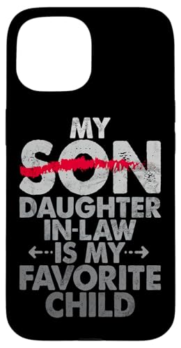 Meine Schwiegertochter ist mein Lieblingskind, der im Retro-Stil ersetzt wurde Hülle für iPhone 15 Meine Schwiegertochter ist mein Lieblingskind, der im Retro-Stil ersetzt wurde Hülle für iPhone 15 von Matching Family Daughter In Law Father Mother Tee