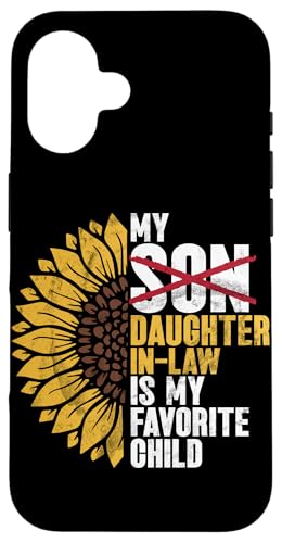 Meine Schwiegertochter ist mein Lieblingskind, der im Retro-Stil ersetzt wurde Hülle für iPhone 16 von Matching Family Daughter In Law Father Mother Tee