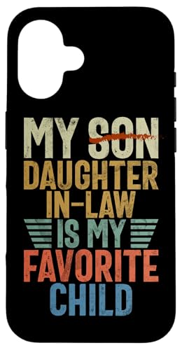 Meine Schwiegertochter ist mein Lieblingskind, der im Retro-Stil ersetzt wurde Hülle für iPhone 16 Meine Schwiegertochter ist mein Lieblingskind, der im Retro-Stil ersetzt wurde Hülle für iPhone 16 von Matching Family Daughter In Law Father Mother Tee