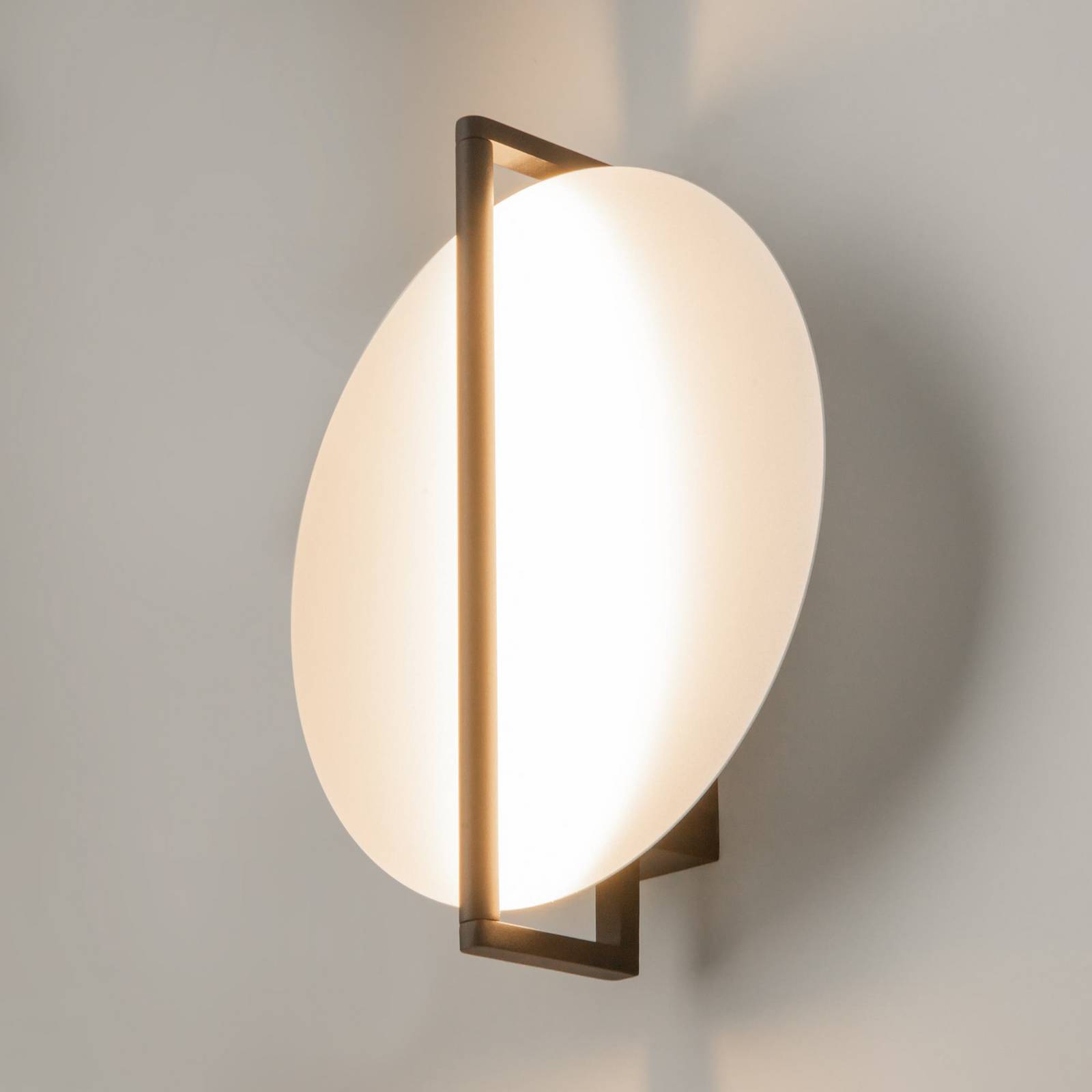 Maytoni LED-Wandlampe Mira, schwarz/weiß, Höhe 30 cm, Metall Maytoni LED-Wandlampe Mira, schwarz/weiß, Höhe 30 cm, Metall von Maytoni