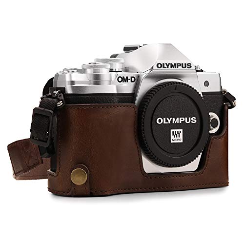 MegaGear MG1351 Ever Ready Leder Kamera Halbtasche mit Trageriemen und Batteriezugang für Olympus OM-D E-M10 Mark III Dunkelbraun von MegaGear