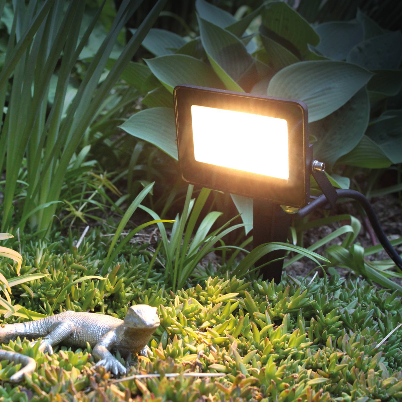 Megatron LED-Außenstrahler MT69070, RGBW Megatron LED-Außenstrahler MT69070, RGBW von Megatron
