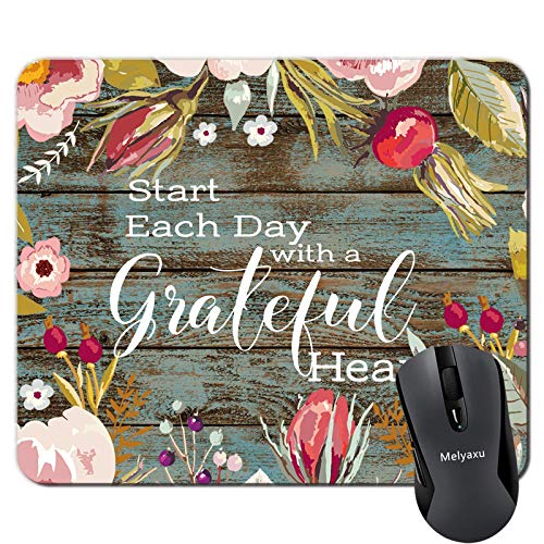 Mauspad mit inspirierendem Zitat "Beginnen Sie jeden Tag mit einem Grateful Heart", Vintage, Blumenmuster, rustikal, altes Holz von Melyaxu