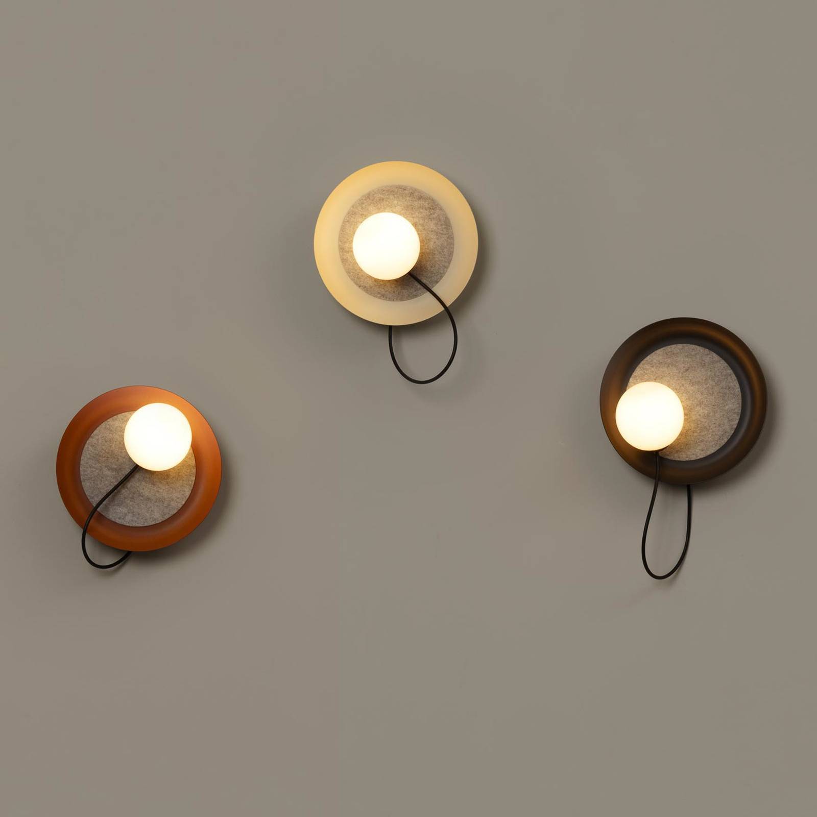 Milan Wire Wandleuchte Ø 24 cm nerzfarben Milan Wire Wandleuchte Ø 24 cm nerzfarben von Milan Iluminación