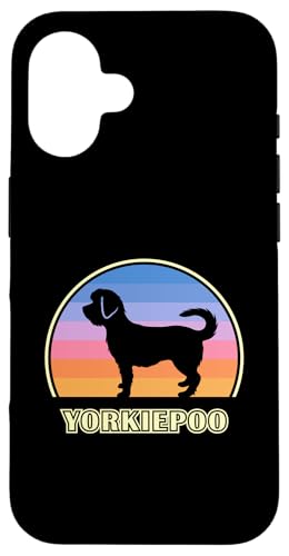 Yorkiepoo Vintage-Hund bei Sonnenuntergang Hülle für iPhone 16 Yorkiepoo Vintage-Hund bei Sonnenuntergang Hülle für iPhone 16 von Miller Sye