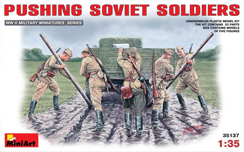 Pushing Soviet Soldiers von Mini Art