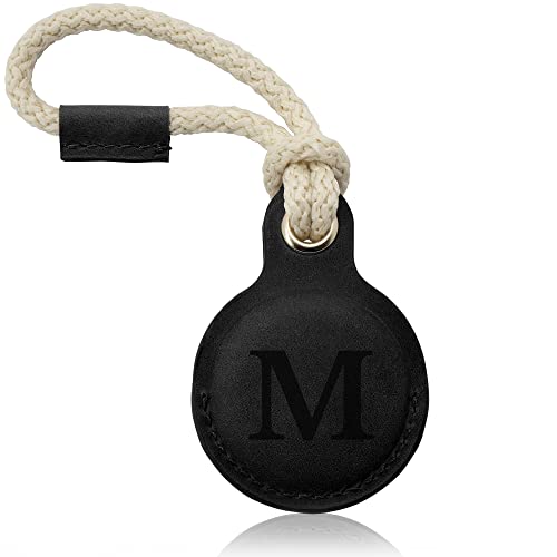 iTAGGi Echtleder Schutzhülle für AirTags mit Gravur - Schutzhüllen-Anhänger für Apple AirTag - Airtag Hülle Personalisiert mit Initialen - AirTag Schlüsselanhänger (1 Initial - Schwarz) von Mister Boncuk Handmade Jewelry