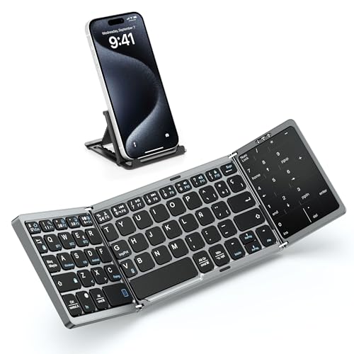 MoKo Faltbare Bluetooth Tastatur, Kabellos Tragbar Spanische Tastatur Klappbar mit Touchpad & Ziffernblock, Multi-Device Wiederaufladbar Tastatur für Windows iOS Android Tablet/Handy MoKo Faltbare Bluetooth Tastatur, Kabellos Tragbar Spanische Tastatur Klappbar mit Touchpad & Ziffernblock, Multi-Device Wiederaufladbar Tastatur für Windows iOS Android Tablet/Handy von MoKo