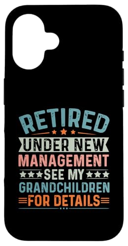 Unter neuer Leitung im Ruhestand Weitere Informationen finden Sie unter meinen Enkelkindern Hülle für iPhone 16 Unter neuer Leitung im Ruhestand Weitere Informationen finden Sie unter meinen Enkelkindern Hülle für iPhone 16 von Mocking Merch