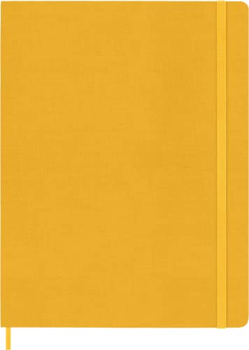 Moleskine Classic Liniertes Notizbuch, Hardcover aus Seide mit Elastikverschluss, XL-Größe, Farbe Orange Gelb Moleskine Classic Liniertes Notizbuch, Hardcover aus Seide mit Elastikverschluss, XL-Größe, Farbe Orange Gelb von Moleskine