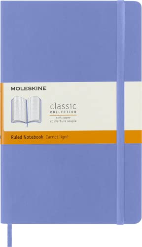 Moleskine - Klassisches Notizbuch, Linierte Seiten, Softcover und elastischer Verschluss, Größe 13 x 21 cm, Farbe Hortensienblau, 240 Seiten von Moleskine