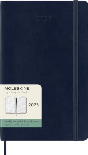 Moleskine Weekly Planner, WochenPlaner mit Platz für Notizen für 12 Monate 2025, Weicher Einband und Elastischer Verschluss, Farbe SaphirBlau, Großes Format 13x21 cm Moleskine Weekly Planner, WochenPlaner mit Platz für Notizen für 12 Monate 2025, Weicher Einband und Elastischer Verschluss, Farbe SaphirBlau, Großes Format 13x21 cm von Moleskine