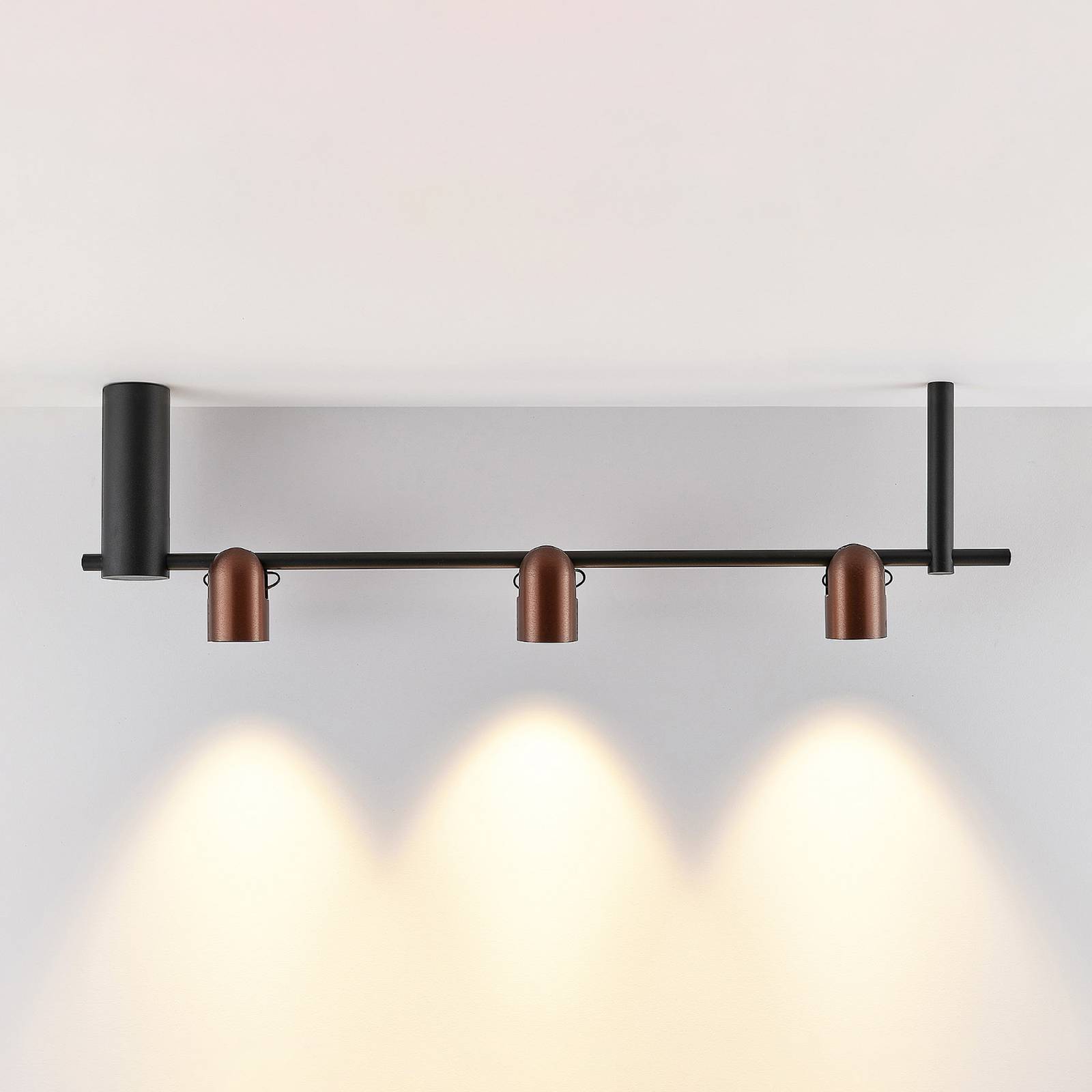 Molto Luce Hängelampe Nuun SD, schwarz/kaffeebraun, 3-flg. Molto Luce Hängelampe Nuun SD, schwarz/kaffeebraun, 3-flg. von Molto Luce