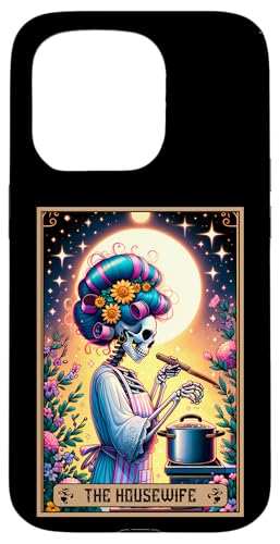 The Housewife Tarotkarte Ehefrau CEO zu Hause Mama Mommy Hülle für iPhone 15 Pro The Housewife Tarotkarte Ehefrau CEO zu Hause Mama Mommy Hülle für iPhone 15 Pro von Mom Tees NYC