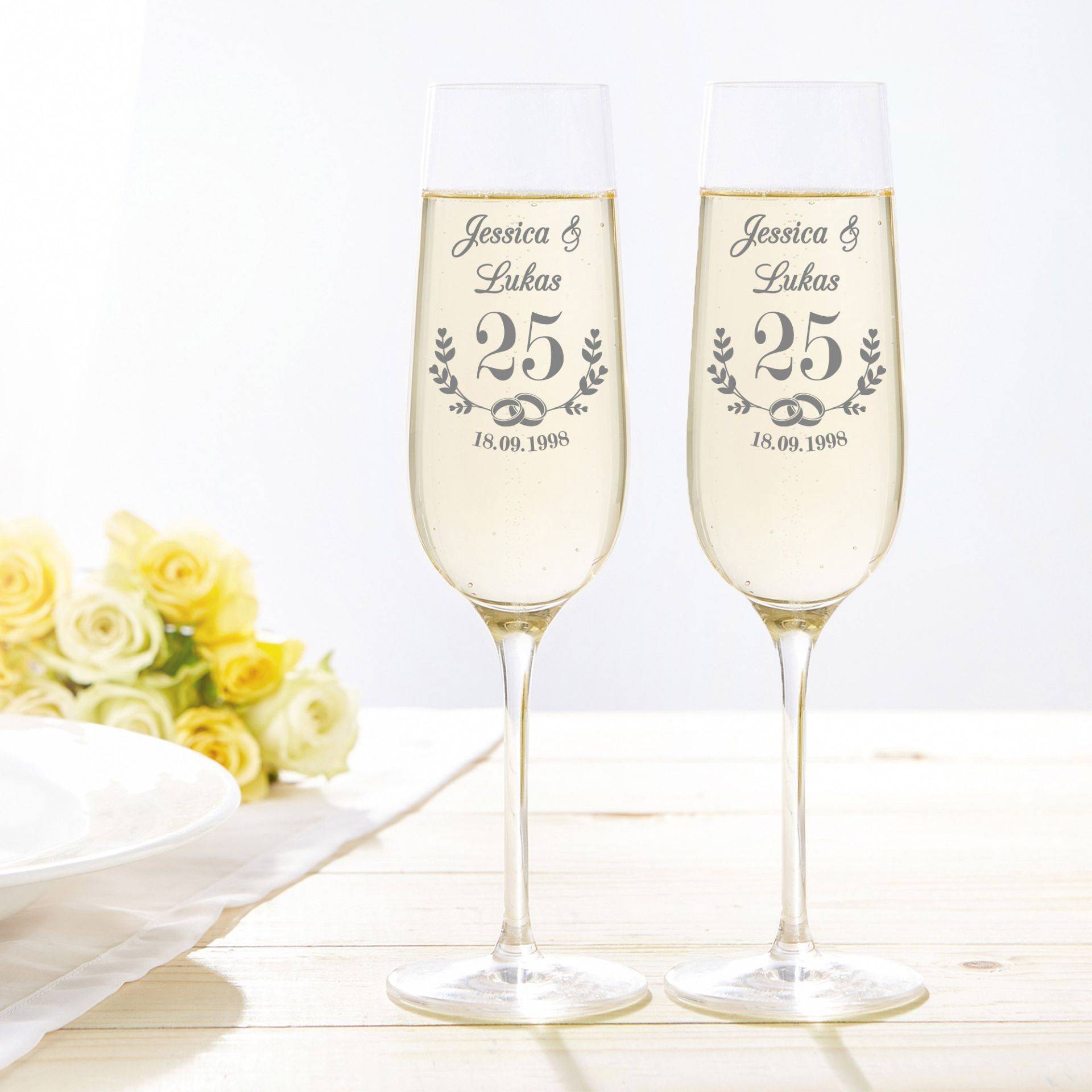 2er Set Sektglas mit Gravur - Silbernen Hochzeit 2er Set Sektglas mit Gravur - Silbernen Hochzeit von Monsterzeug