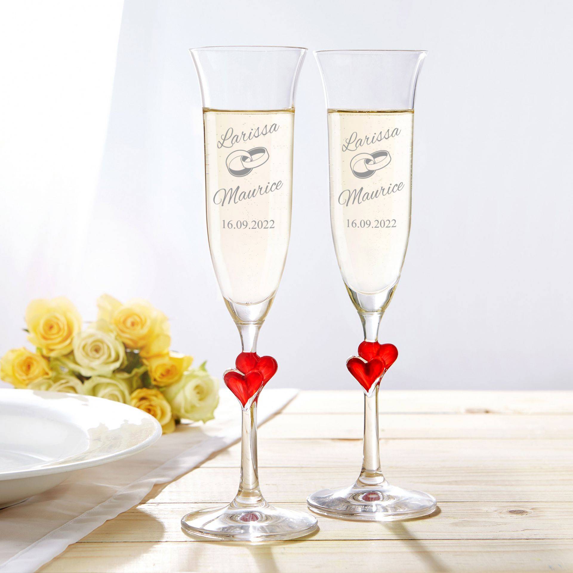 Herzen Sektgläser zur Hochzeit - Personalisiert Herzen Sektgläser zur Hochzeit - Personalisiert von Monsterzeug